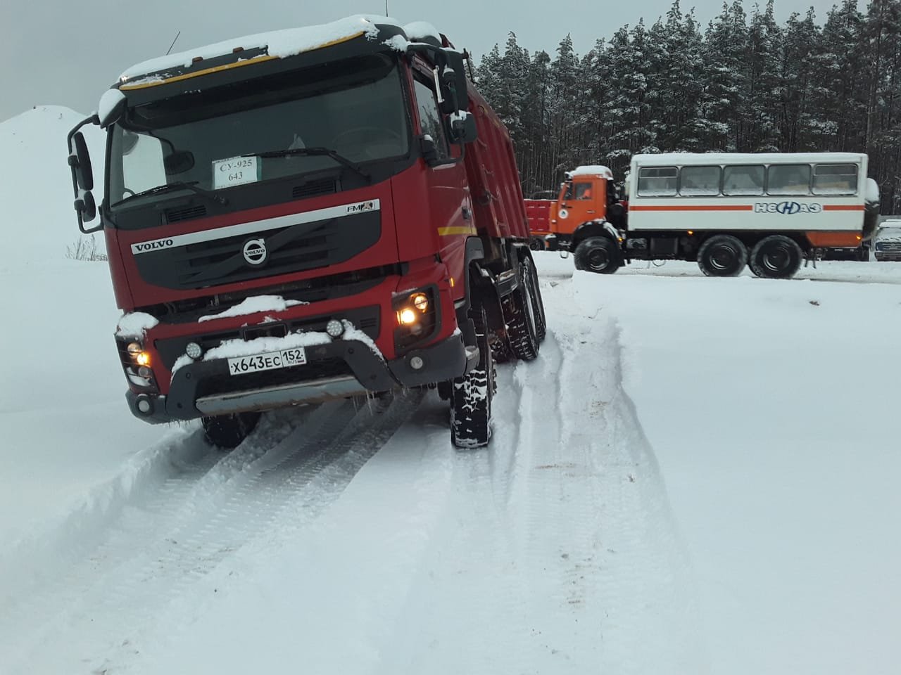 Аренда 2 самосвалов Volvo 2010 года, подача быстро
