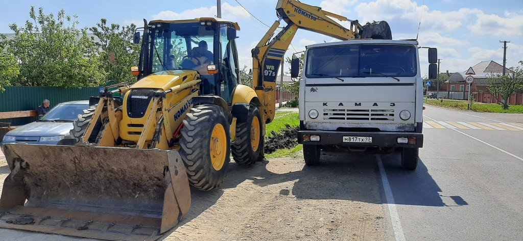 Самосвал КаМаЗ Доставка, вывоз инертных материалов