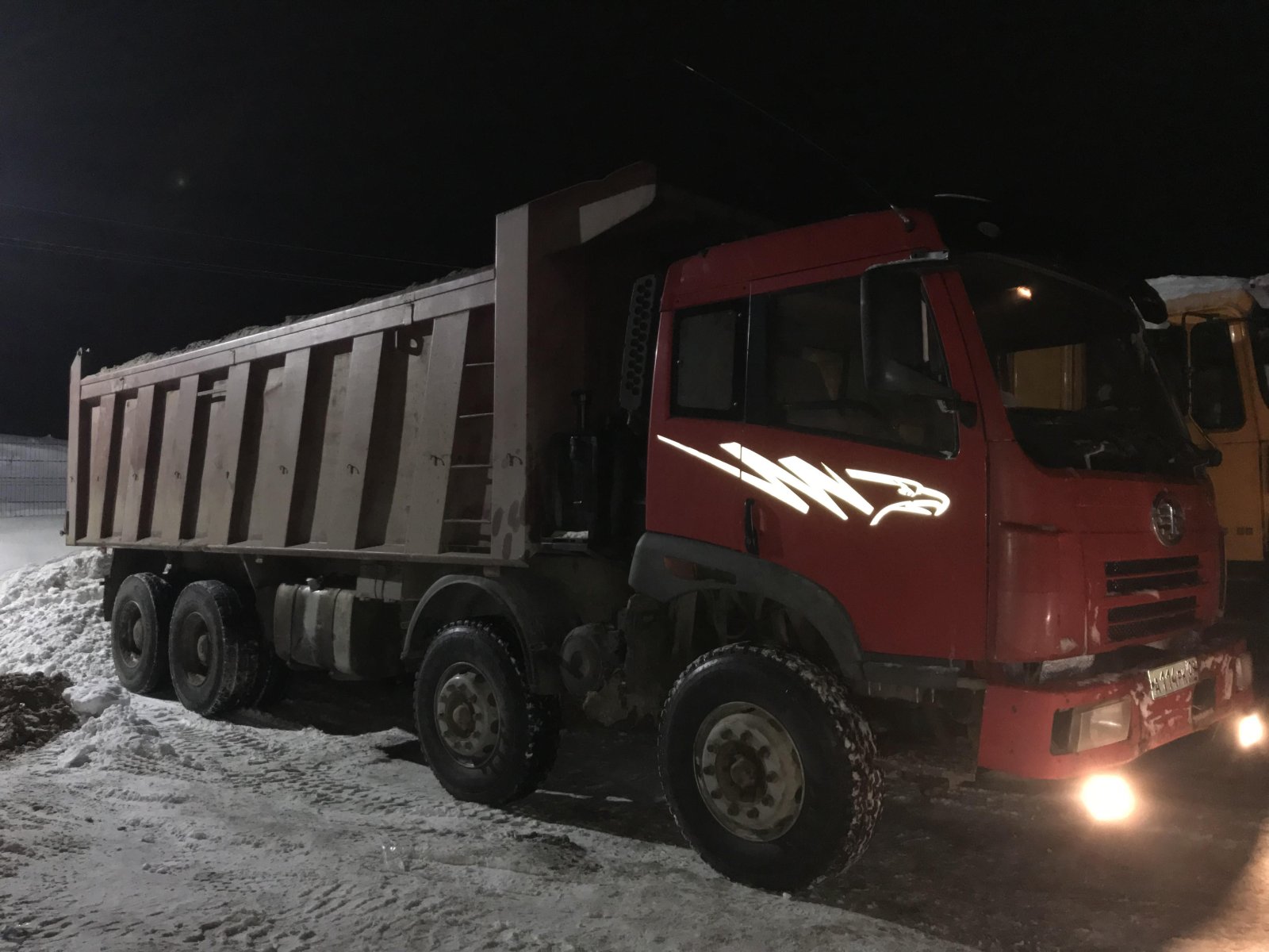 Самосвал 25 куб. м с водителем