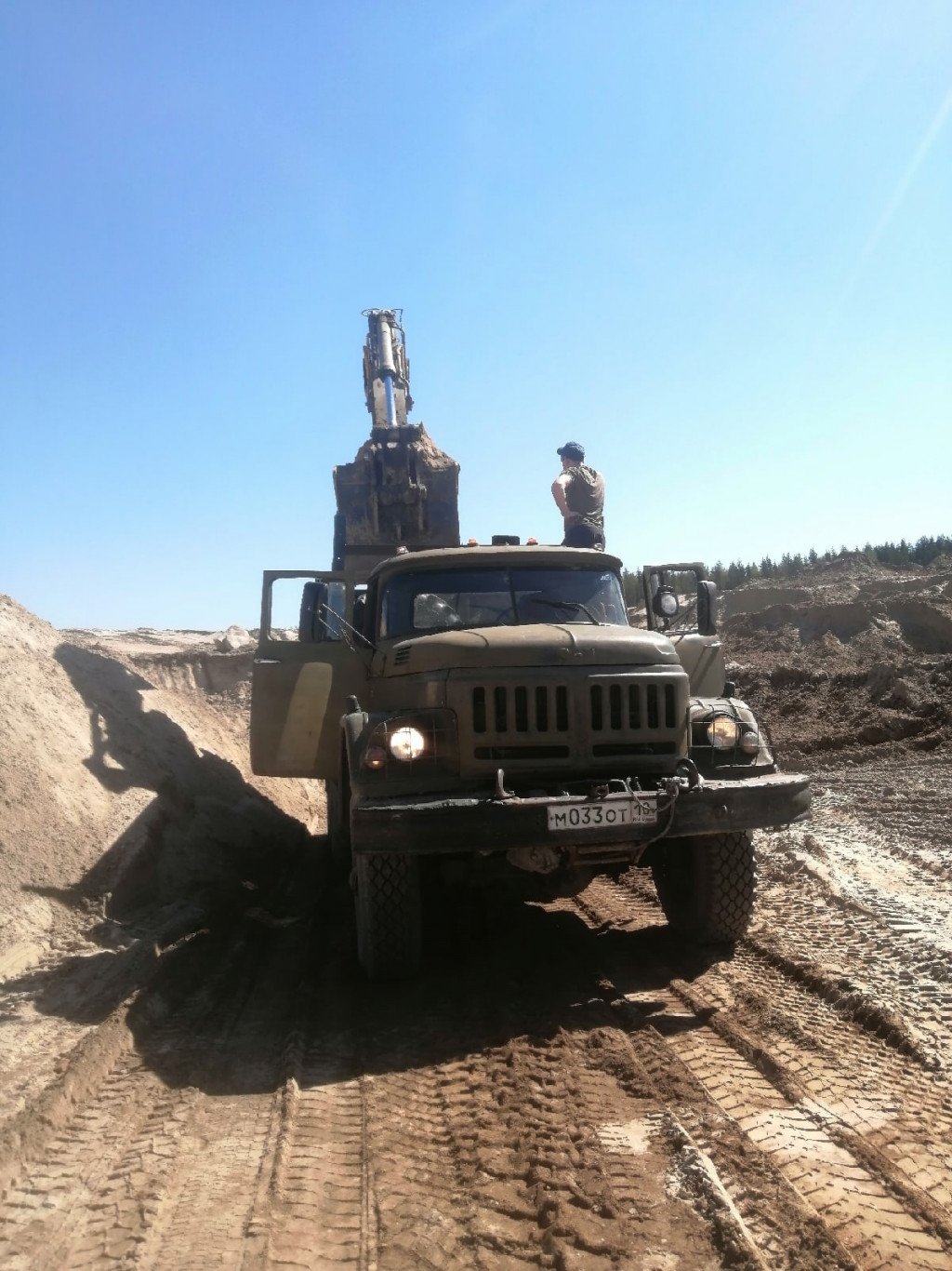 Доставка сыпучего груза самосвалом