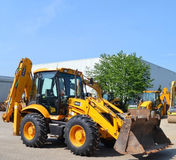 Трактор экскаватор погрузчик Jcb 3cx в аренду