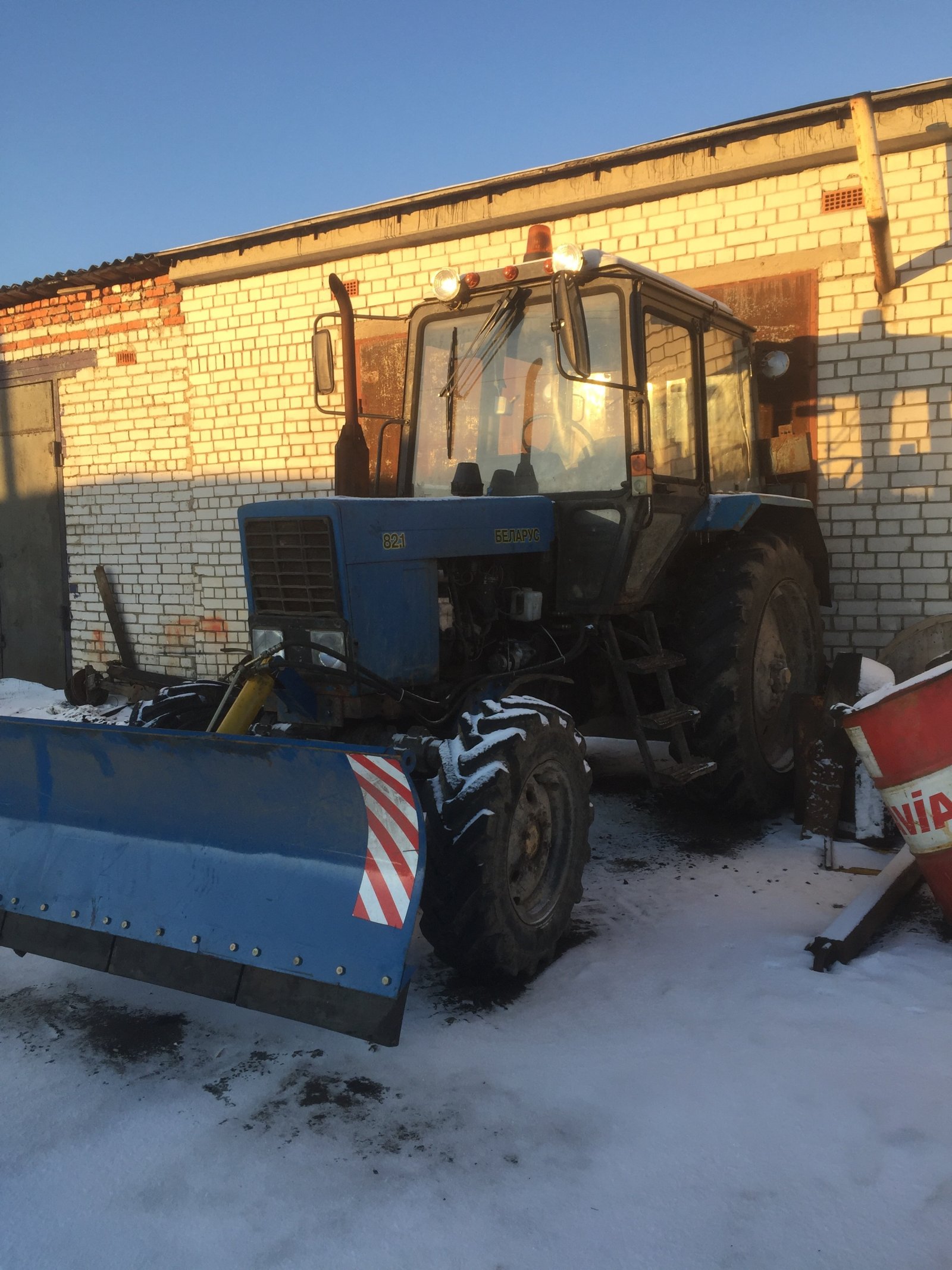Тракторные работы. Аренда трактора