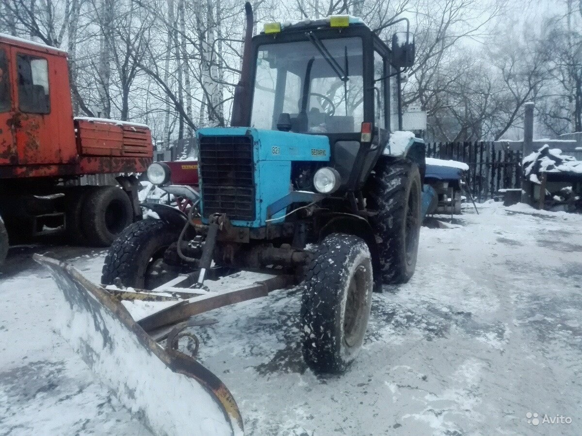 Уборка снега. Трактор с отвалом, щеткой