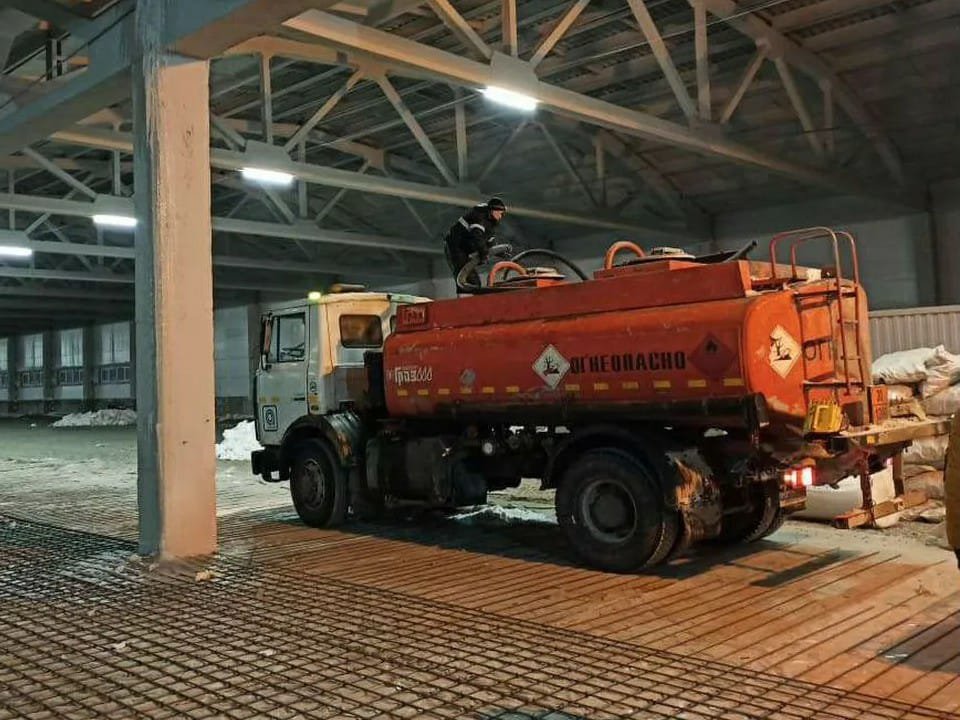 Перевозка светлых нефтепродуктов. Аренда бензовоза