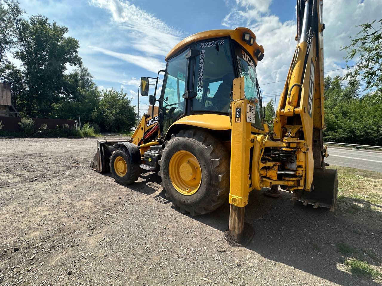 Услуги трактора экскаватора погрузчика JCB