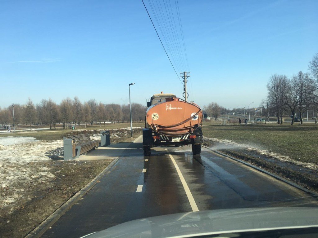 Аренда тракторов с поливочным оборудвоньем