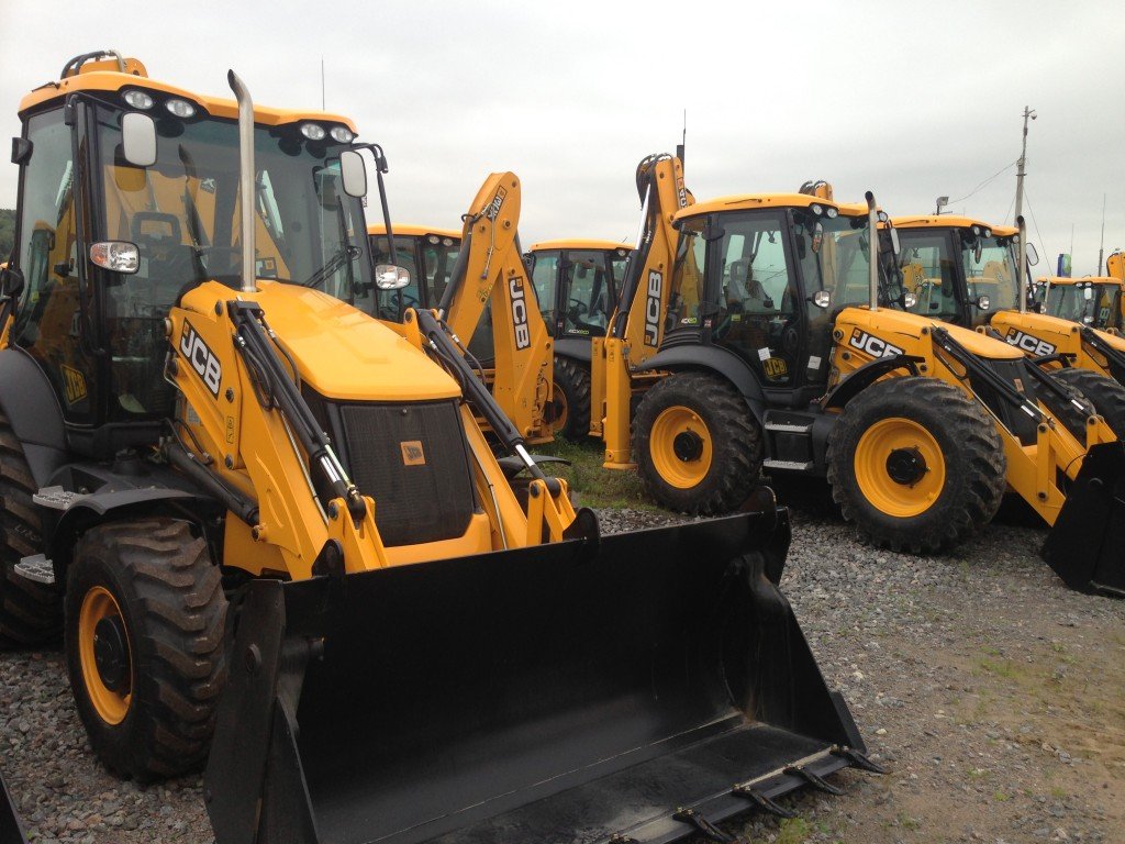 ТРАКТОР Экскаватор погрузчик JCB 3CX