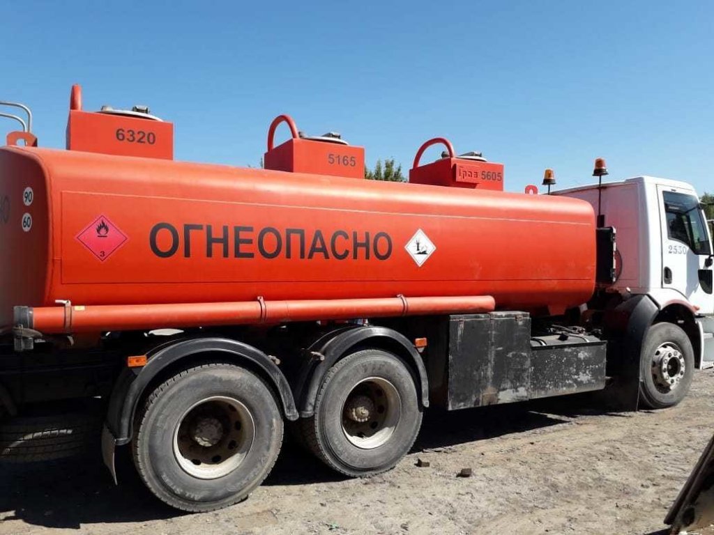 Доставка бензовозом одиночкой Форд Карго
