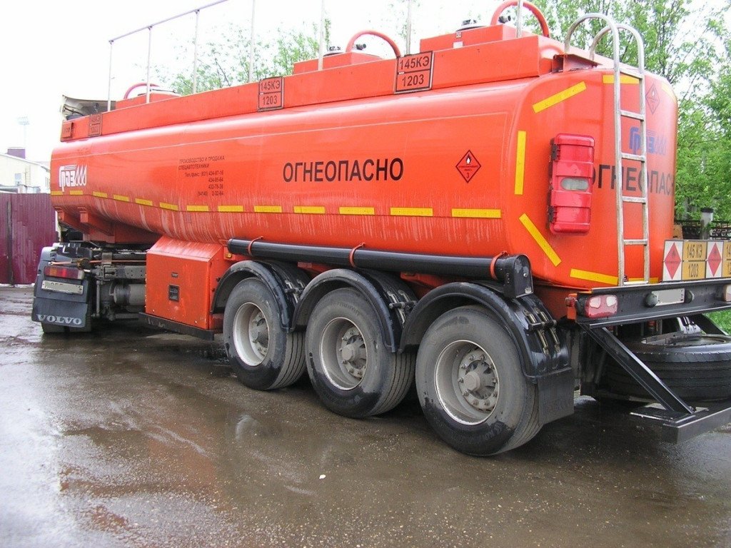 Аренда бензовоза Volvo