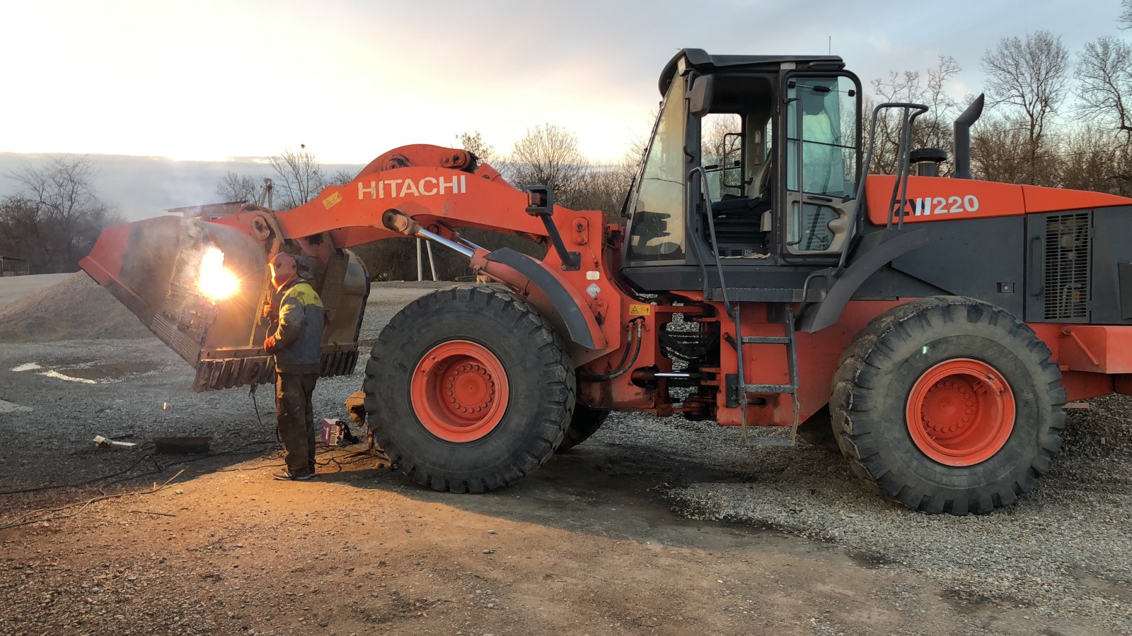Сдам в долгосрочную аренду Hitachi zw-220