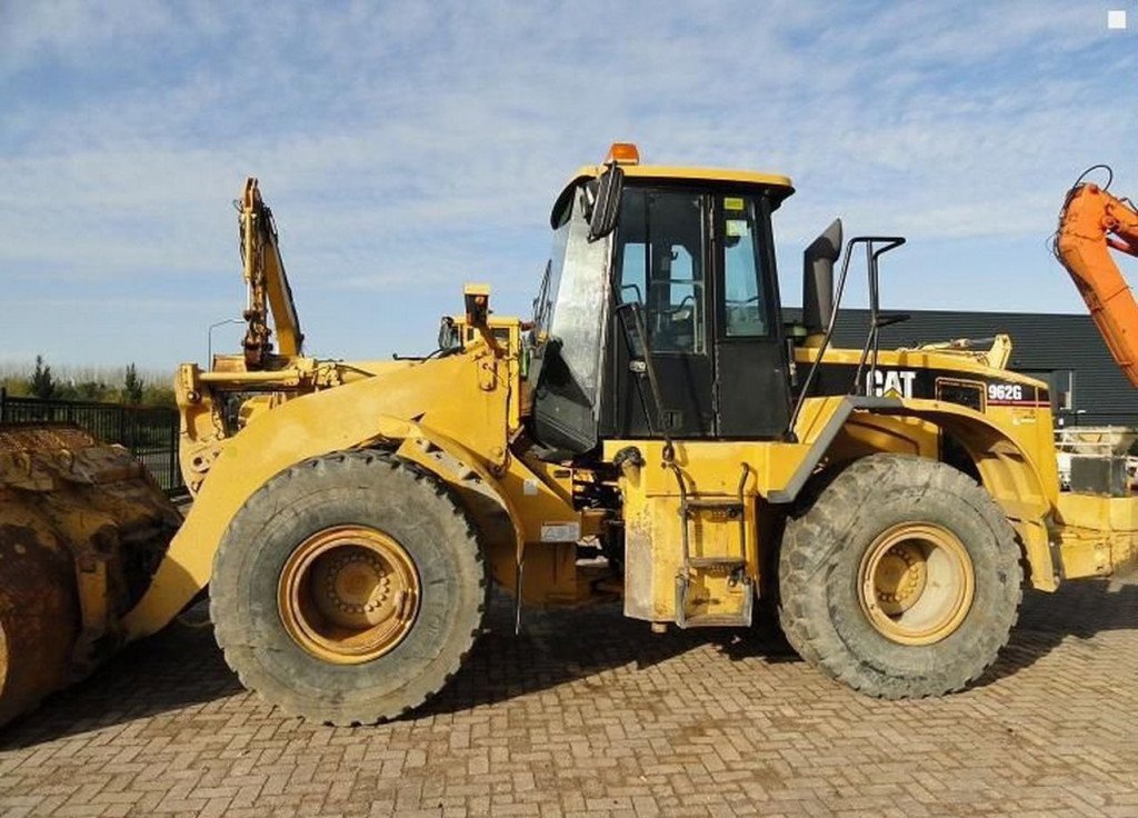 Фронтальный погрузчик CAT 962 G