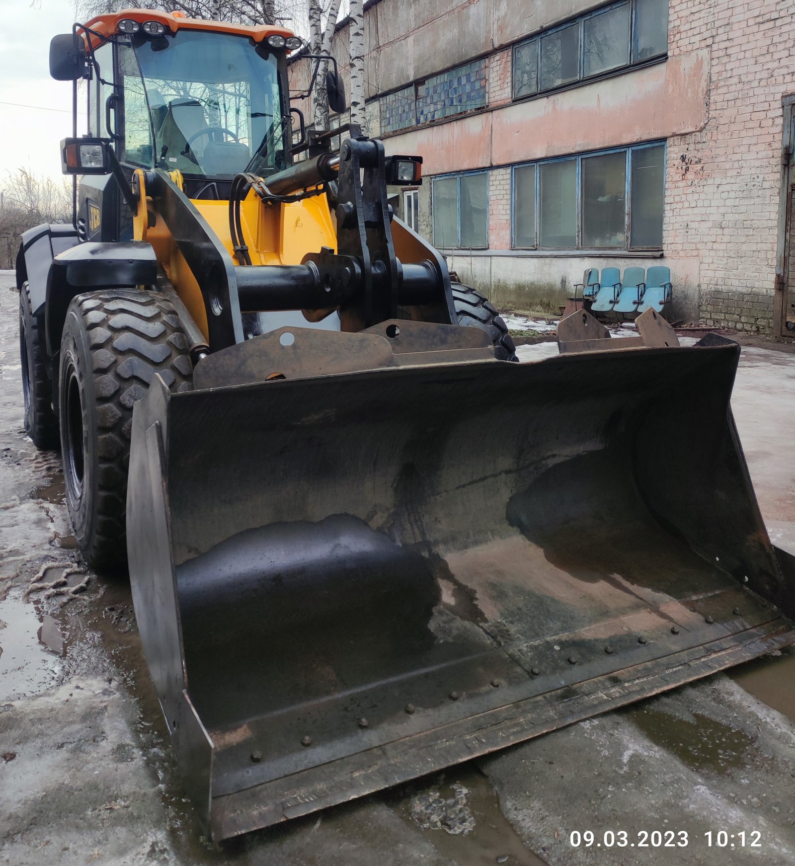 Фронтальный погрузчик JCB 426zx аренда. Погрузка