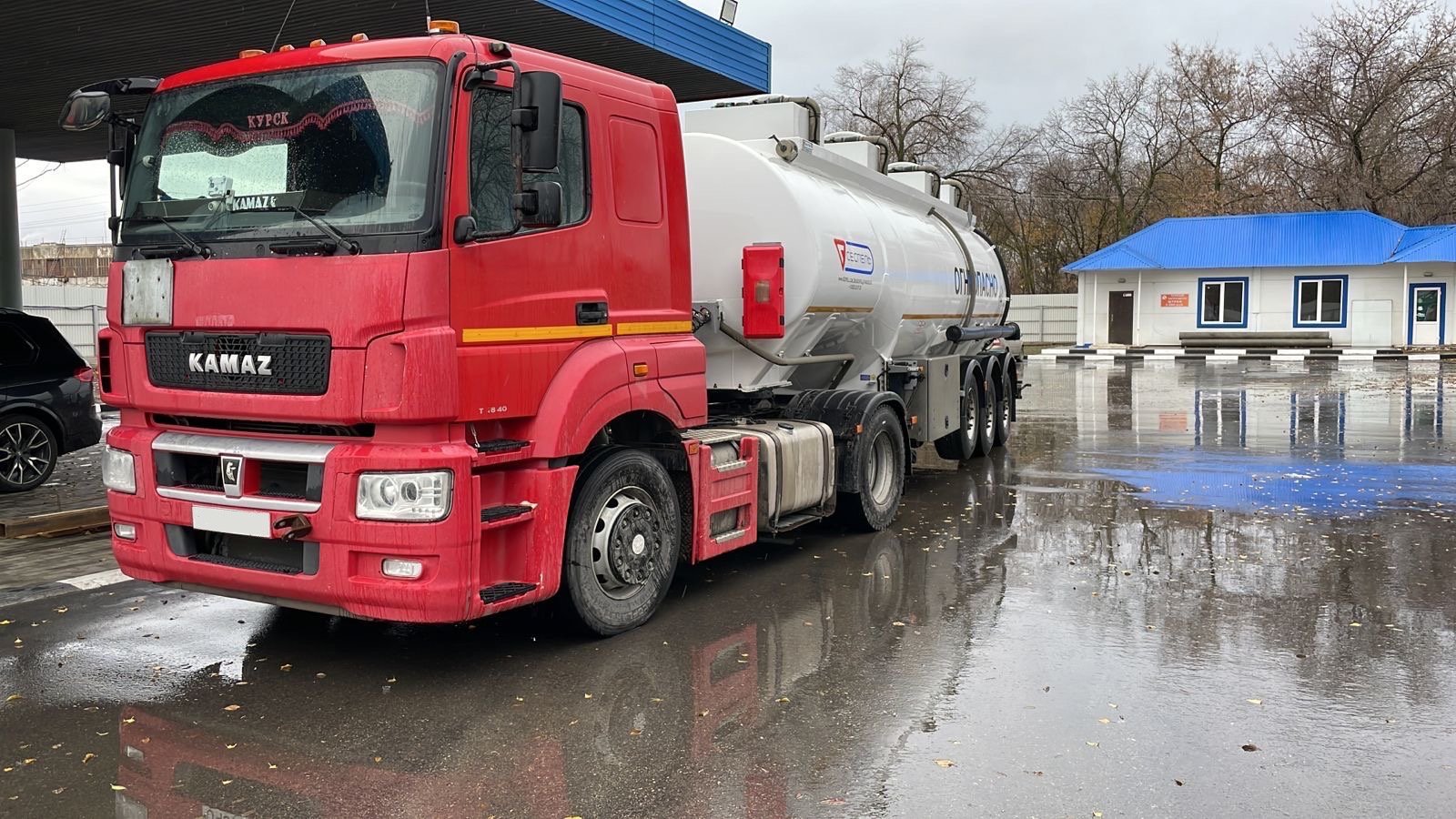 Доставка / продажа светлых нефтепродуктов