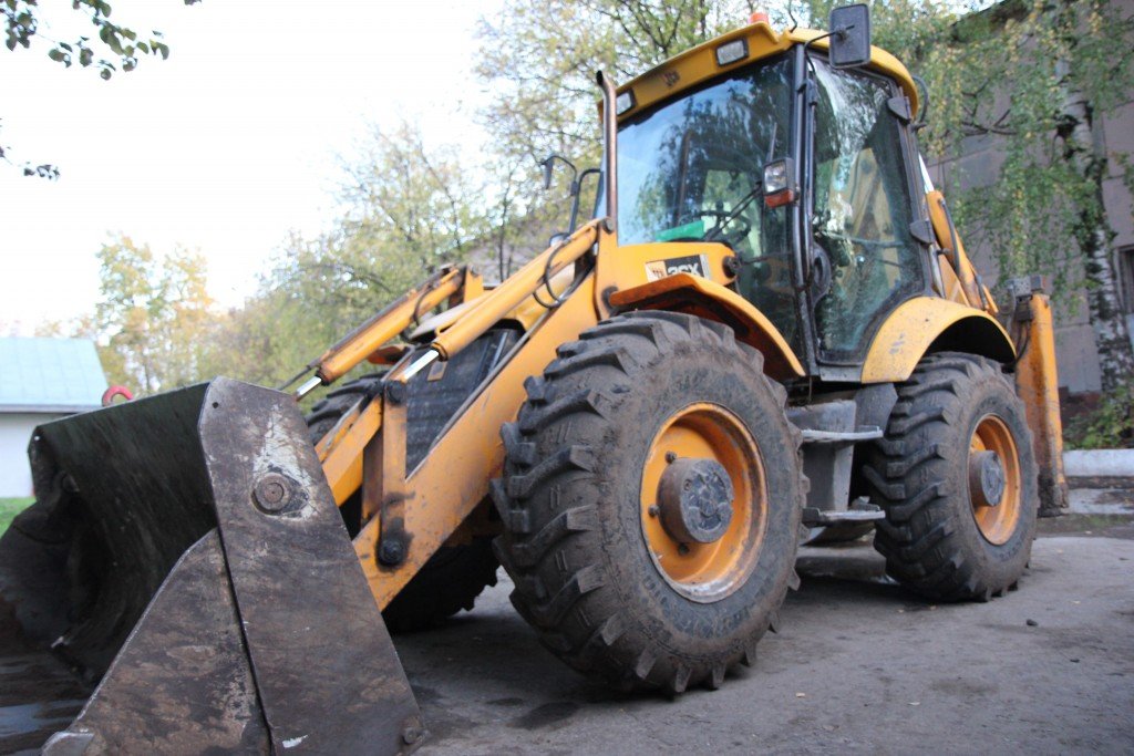 Погрузчик New Holland B115 с опытным водителем, стаж 20 лет