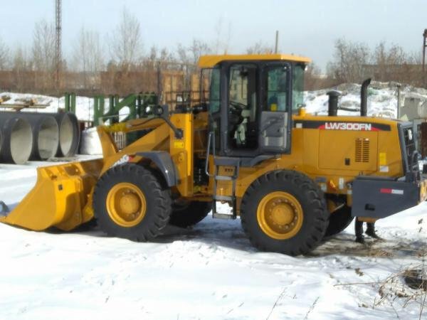 Услуги фронтального погрузчика в Нижневартовске