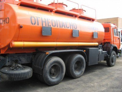 Перевозка светлых нефтепродуктов (бензовоз)