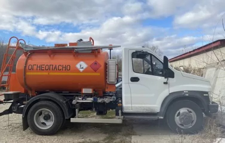 Доставка светлых и темных нефтепродуктов