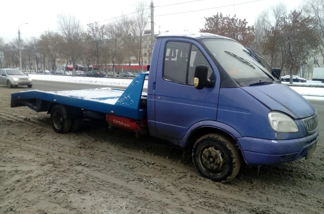 Услуги эвакуатора с лебедкой, со сходнями
