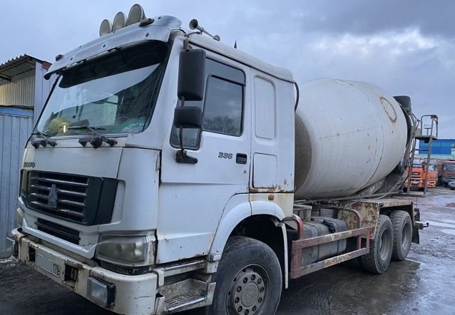 Автобетоносмеситель howo 12 кубов