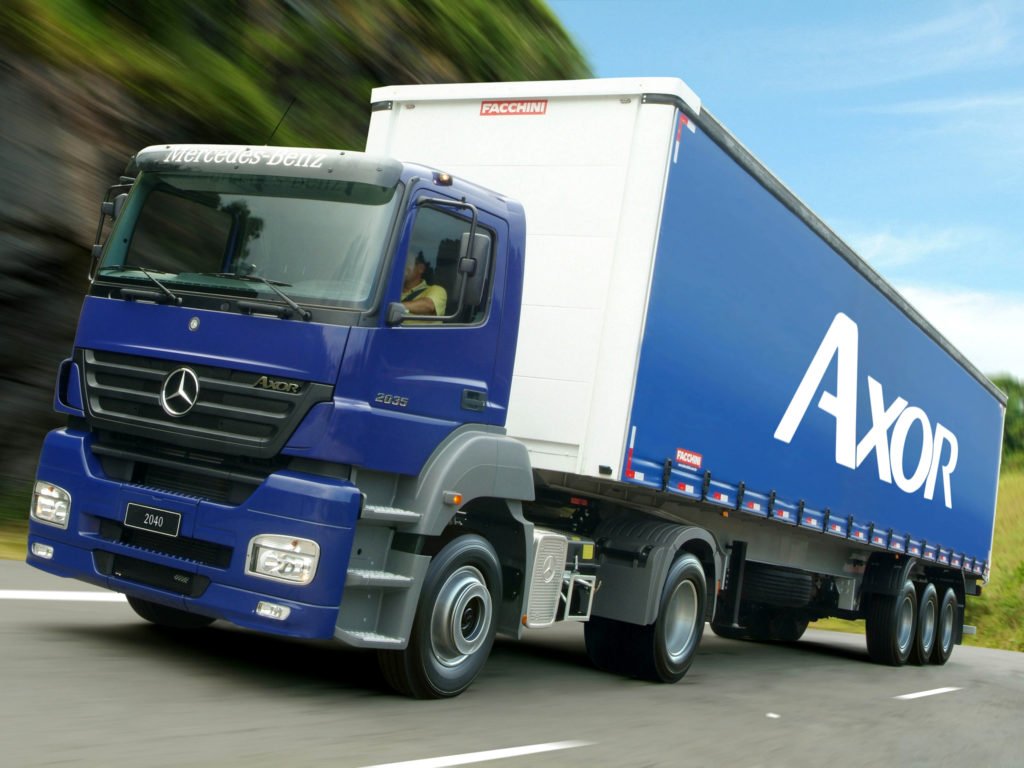 Перевозки фурой Mercedes-Benz AXOR. Боковая верхняя задняя