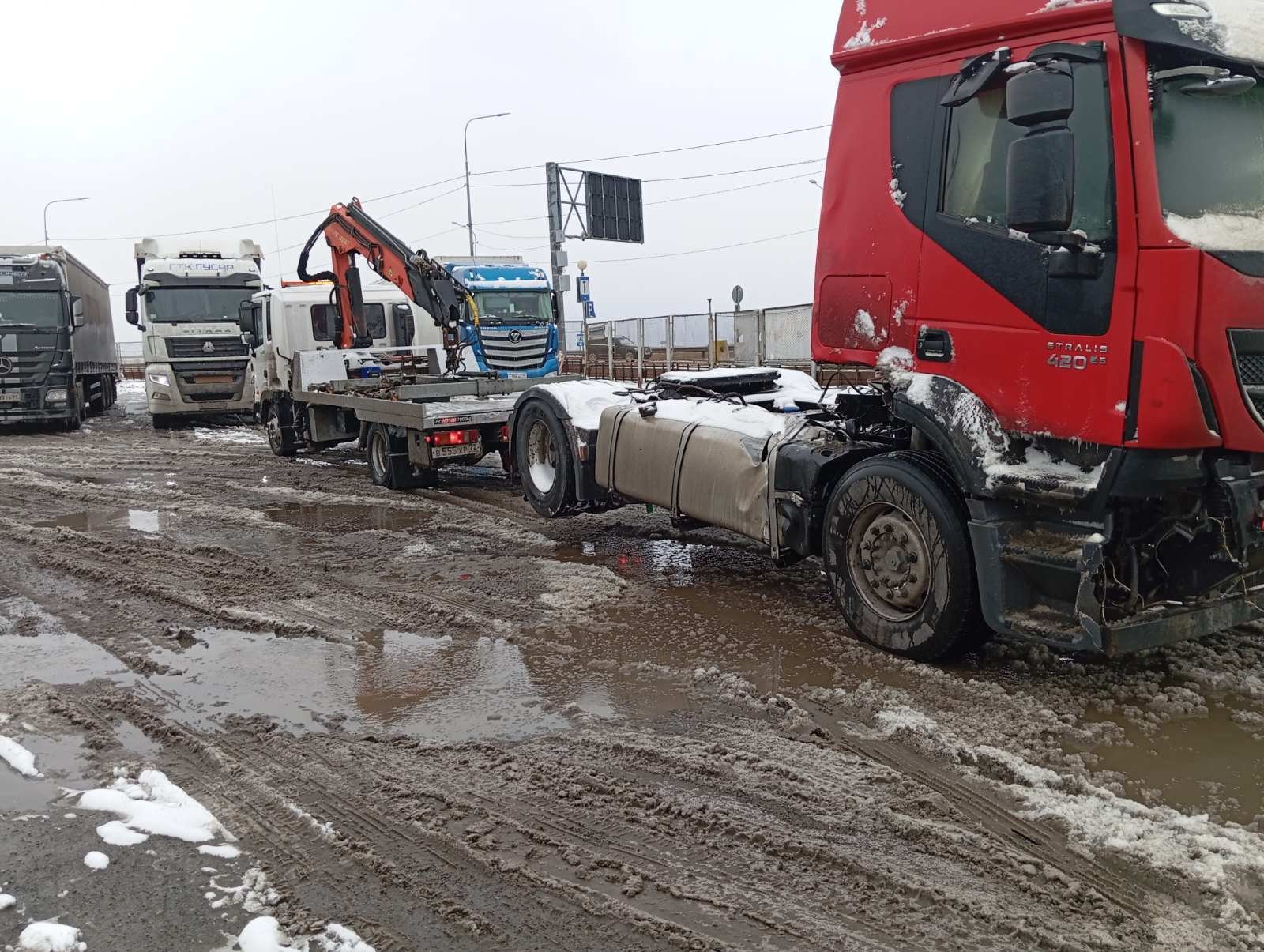Грузовой эвакуатор вызвать с техническим оборудованием