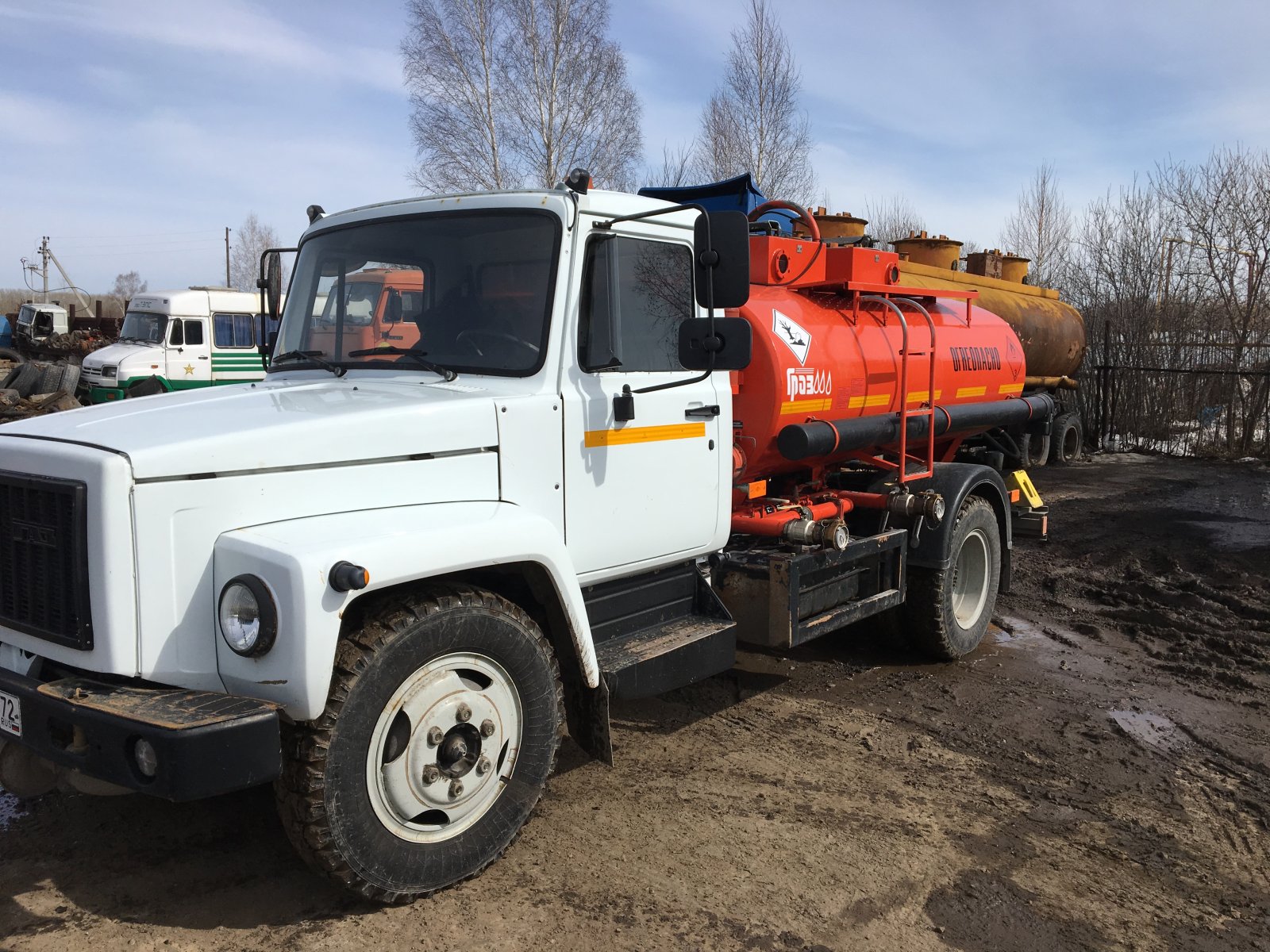 Доставка продажа топлива услуги бензовоза