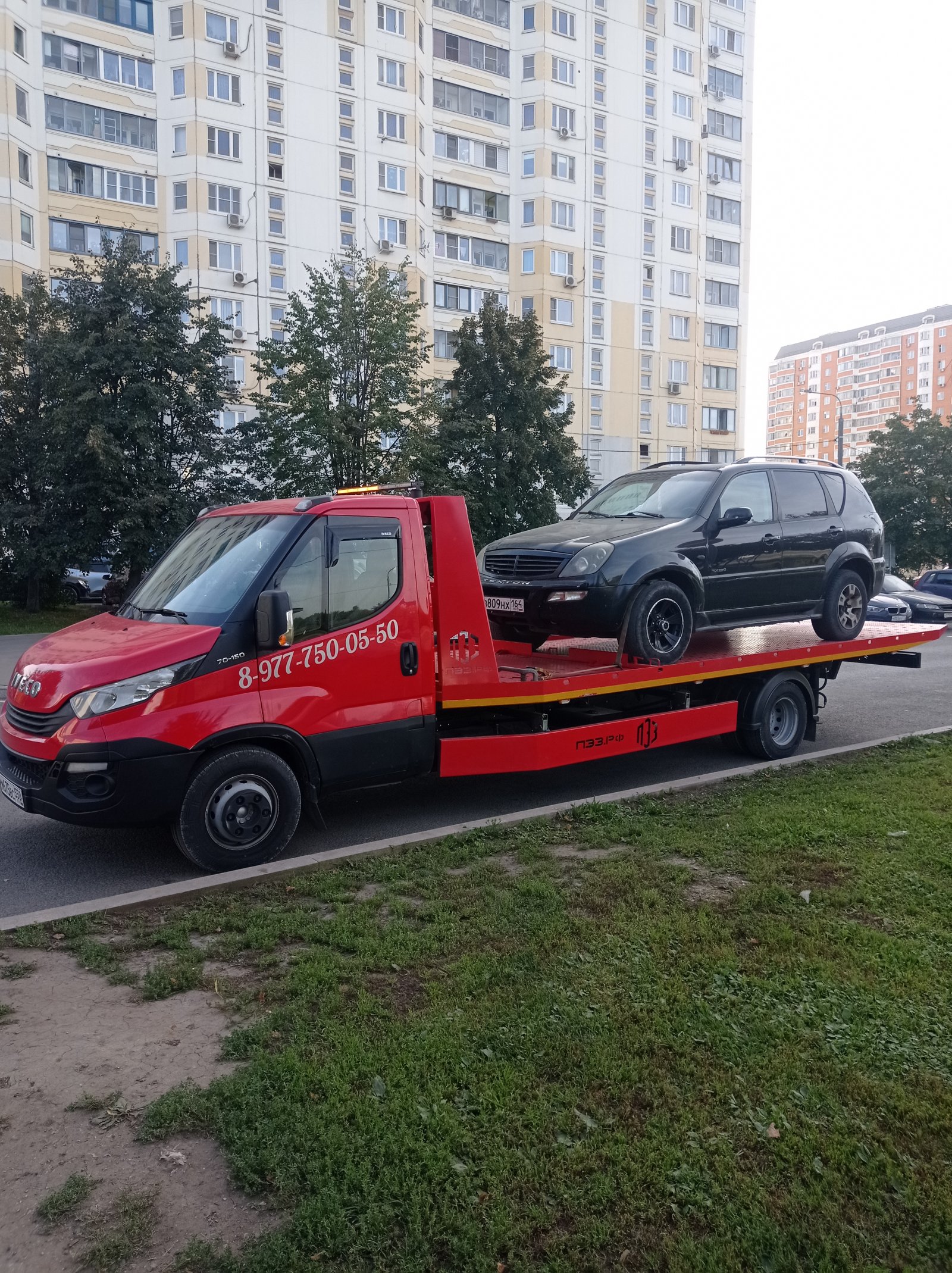 Вызвать с лебедкой Эвакуатор 24 / 7 до 5 тонн