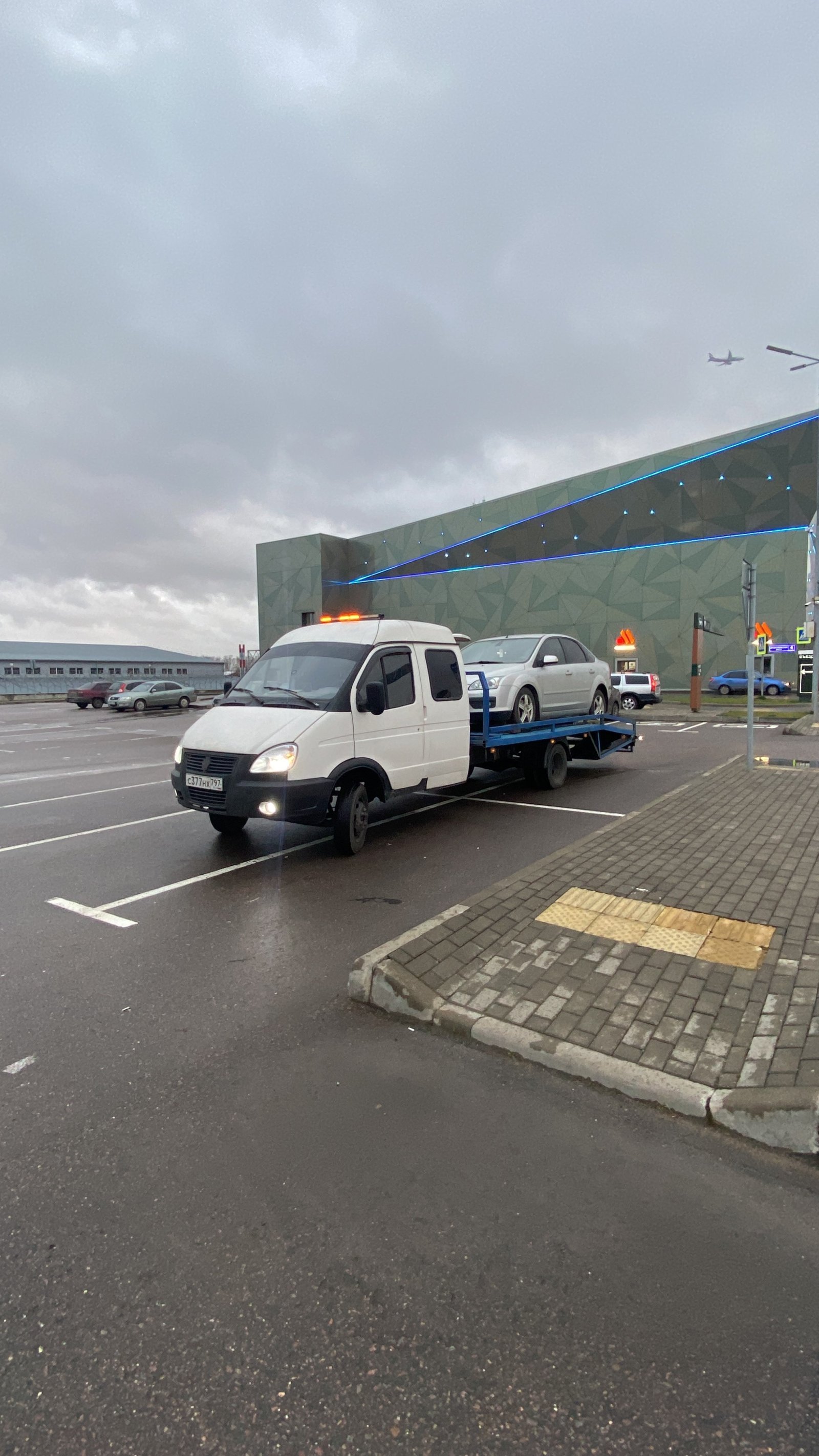 Эвакуатор 24 / 7 вызвать по городу и ближайшим