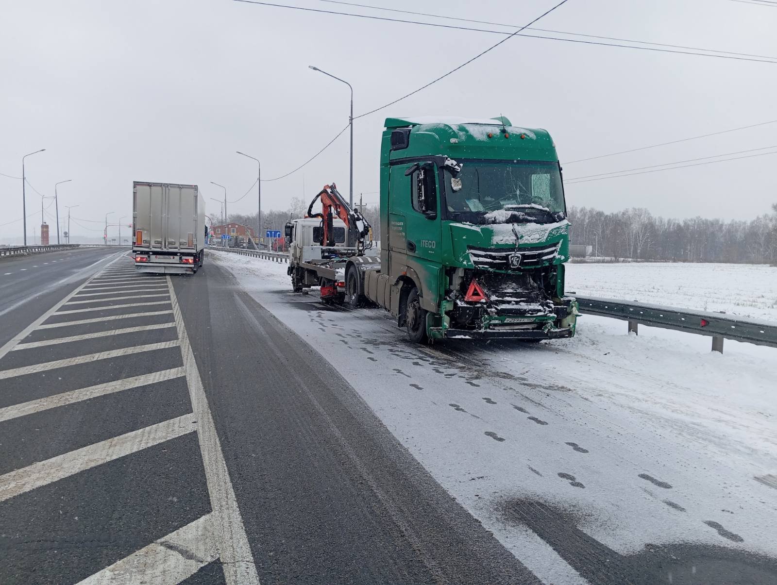 Грузовой эвакуатор Хендай 20 тонн с брилем вызвать