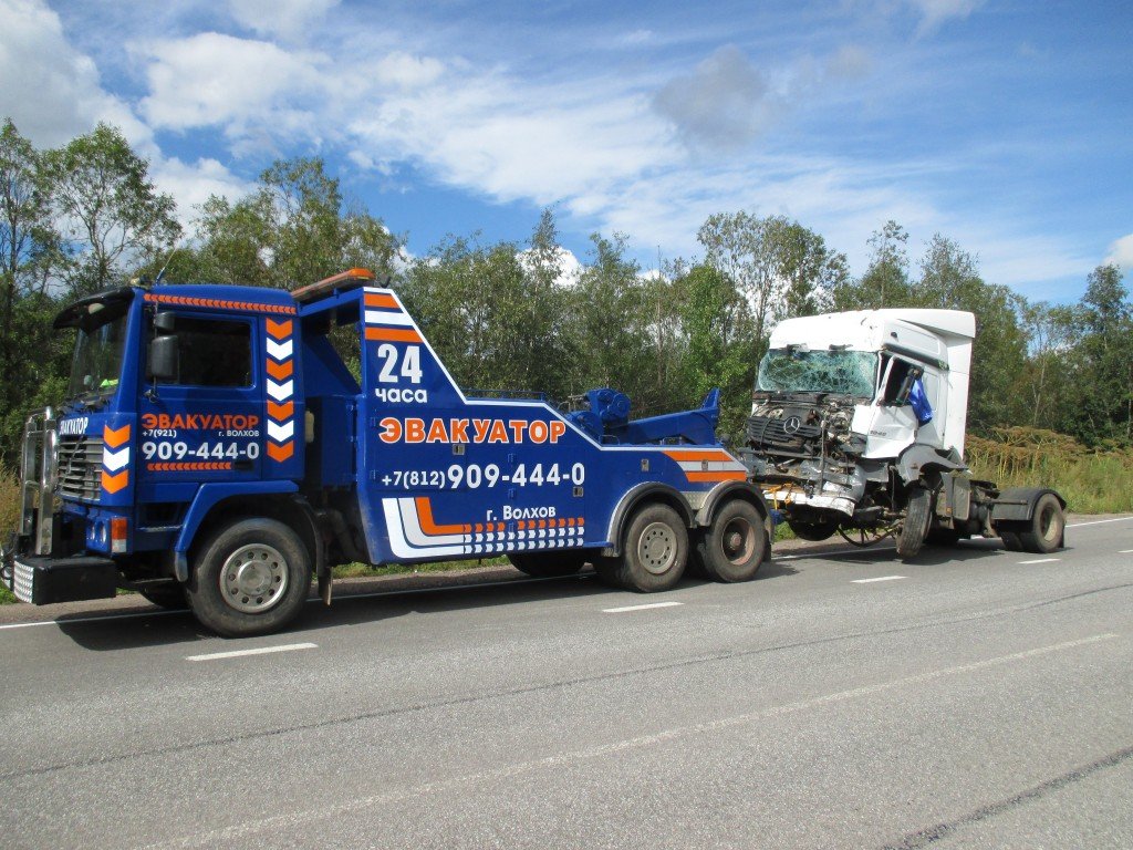 Грузовой эвакуатор Volvo FM 12