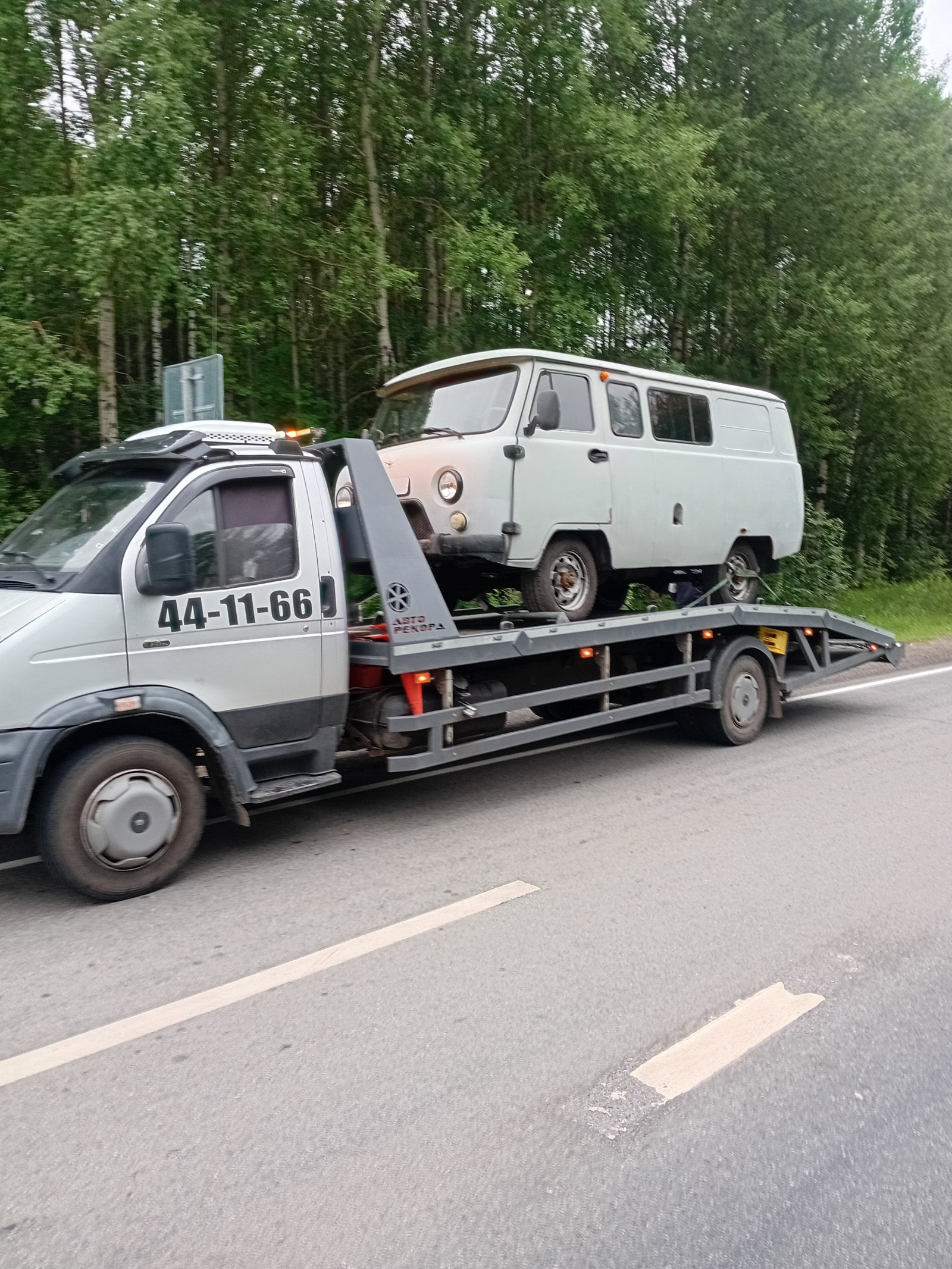 Эвакуатор вызвать до 5 тонн с лебедка