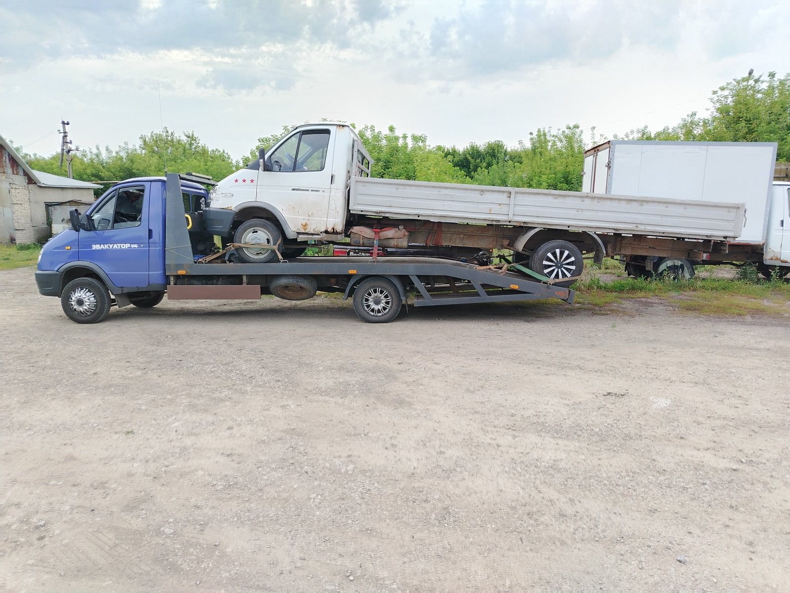 Эвакуация авто до 3 тонн с подкатными тележками