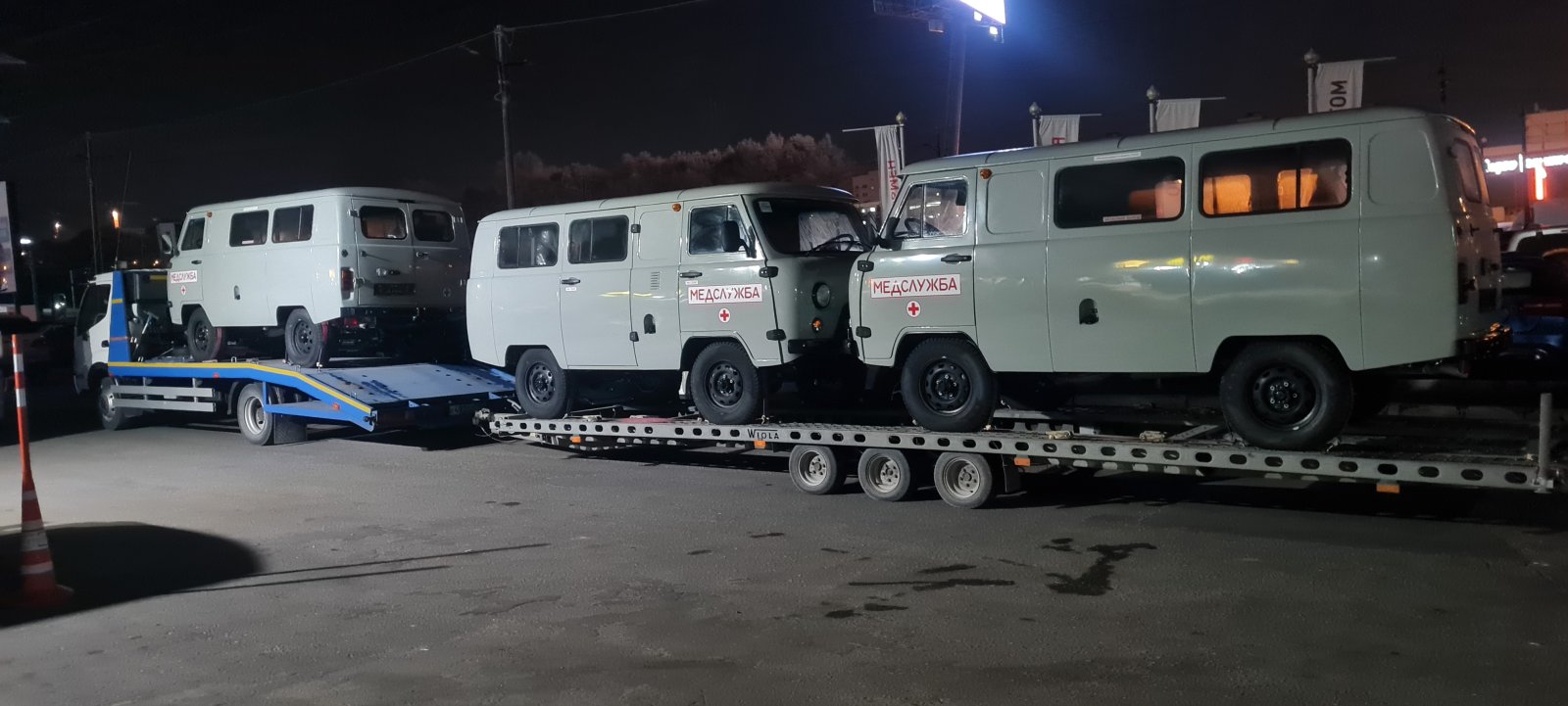Перевозка эвакуатором Хино на 3 автомобиля