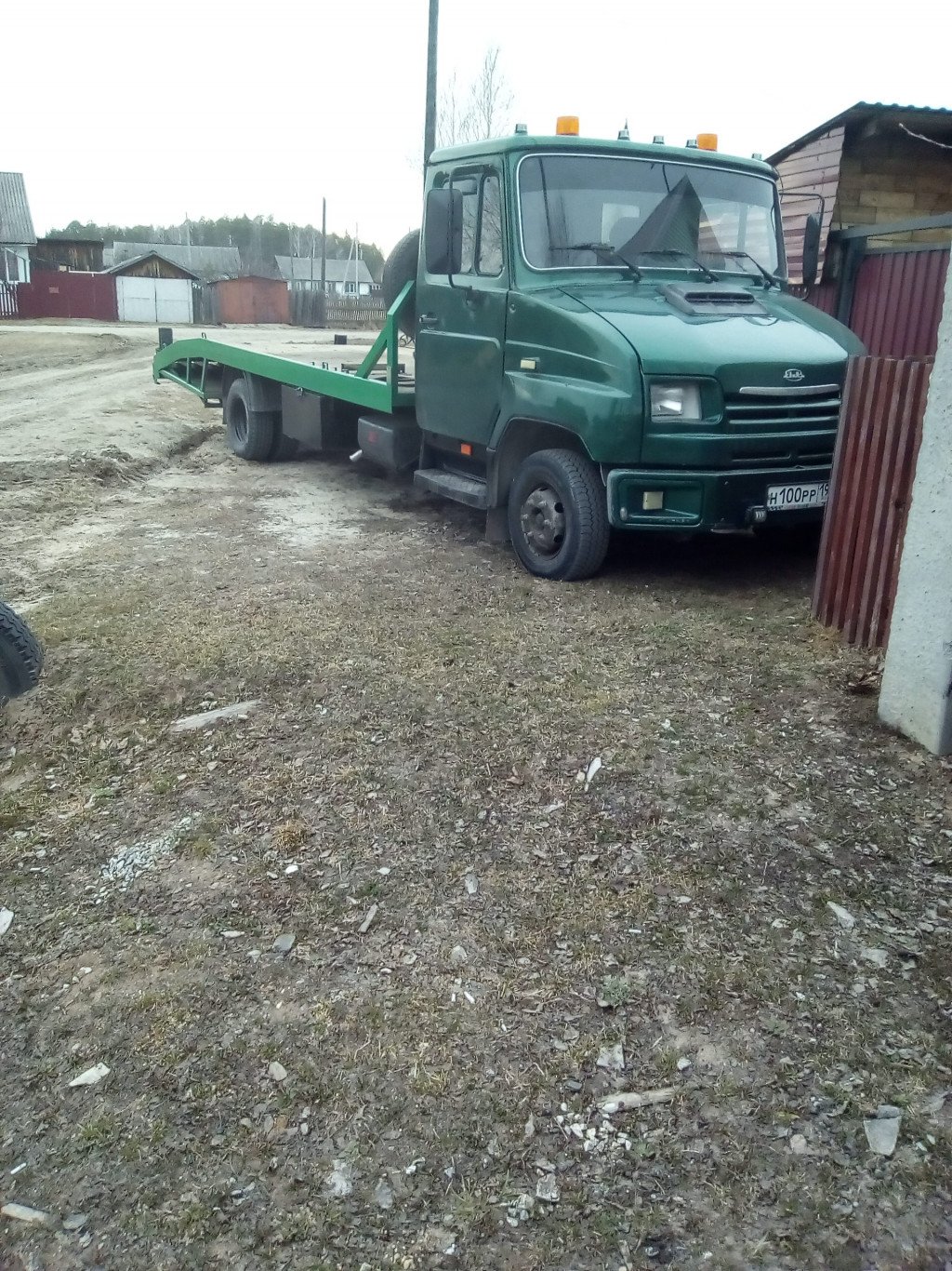 Услуги эвакуатора со сходнями
