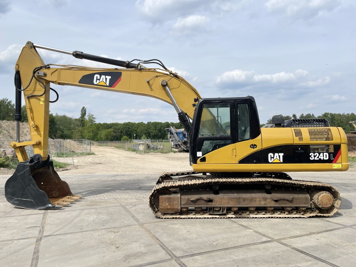 Экскаватор Caterpillar 324 1, 9 м3