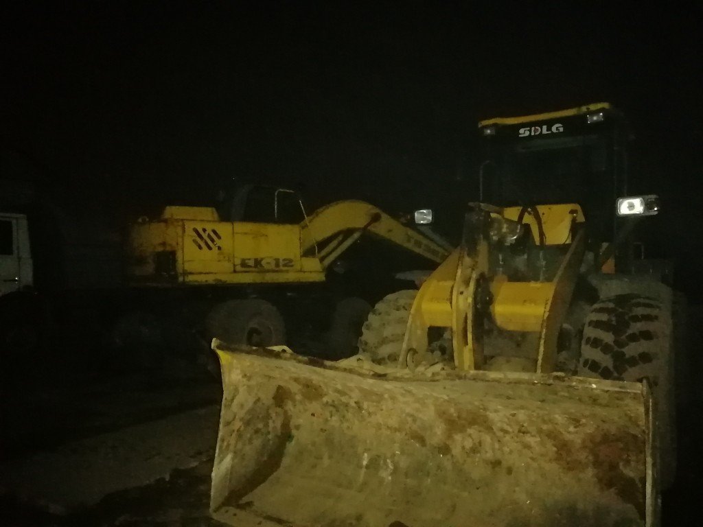 Экскаватор полноповоротный от собственника