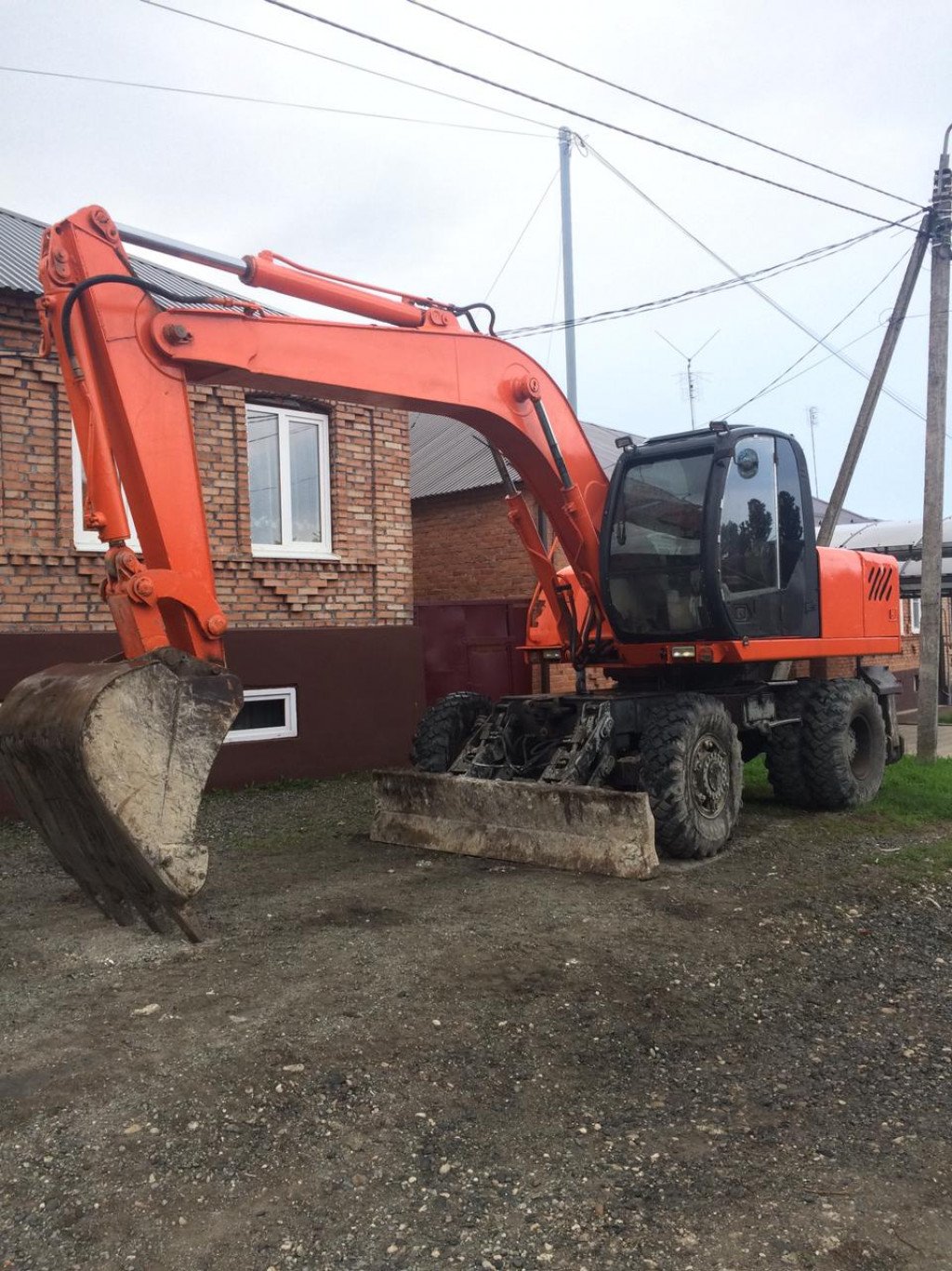 Услуги полноповоротного экскаватора ек-14