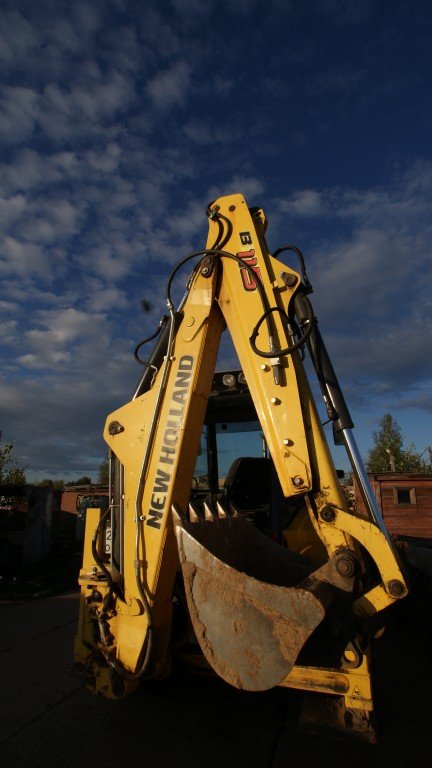 Сдам в аренду экскаватор-погрузчик New Holland