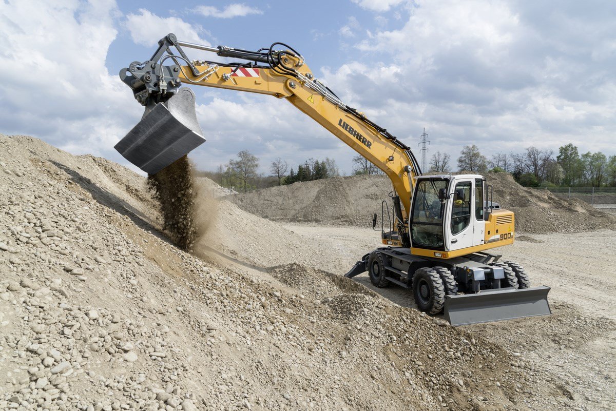 Экскаваторы LIEBHERR A 900 C в аренду