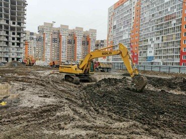 Строительный экскаватор в аренду