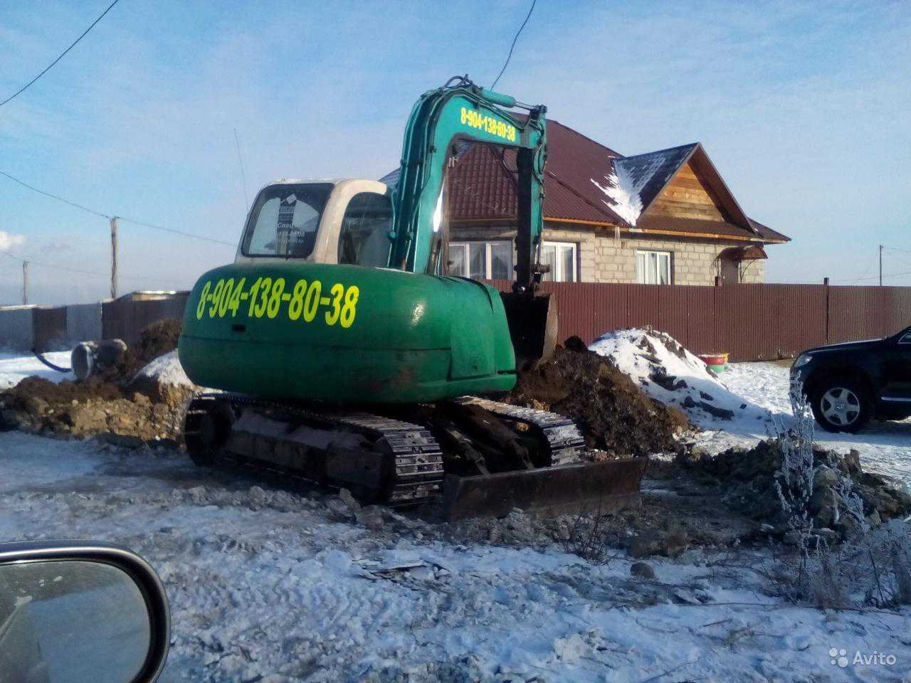 Японский экскаватор 7т гидромолот в парке