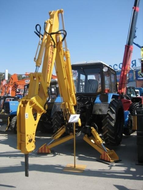Гидромолот на базе экскаватора- погрузчика JCB