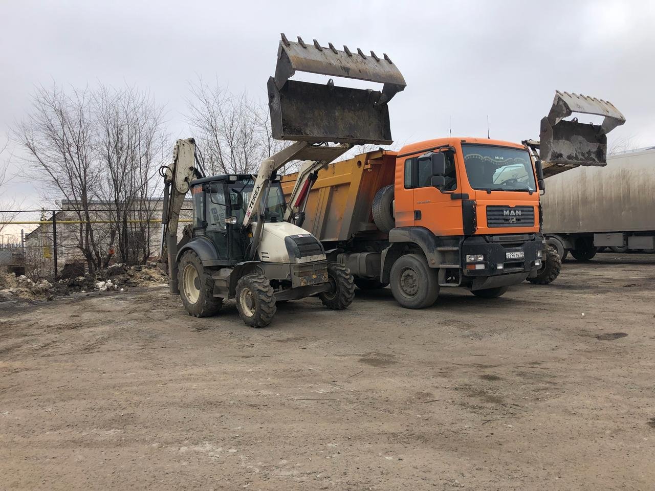 Аренда экскаватор- погрузчика услуги заказ