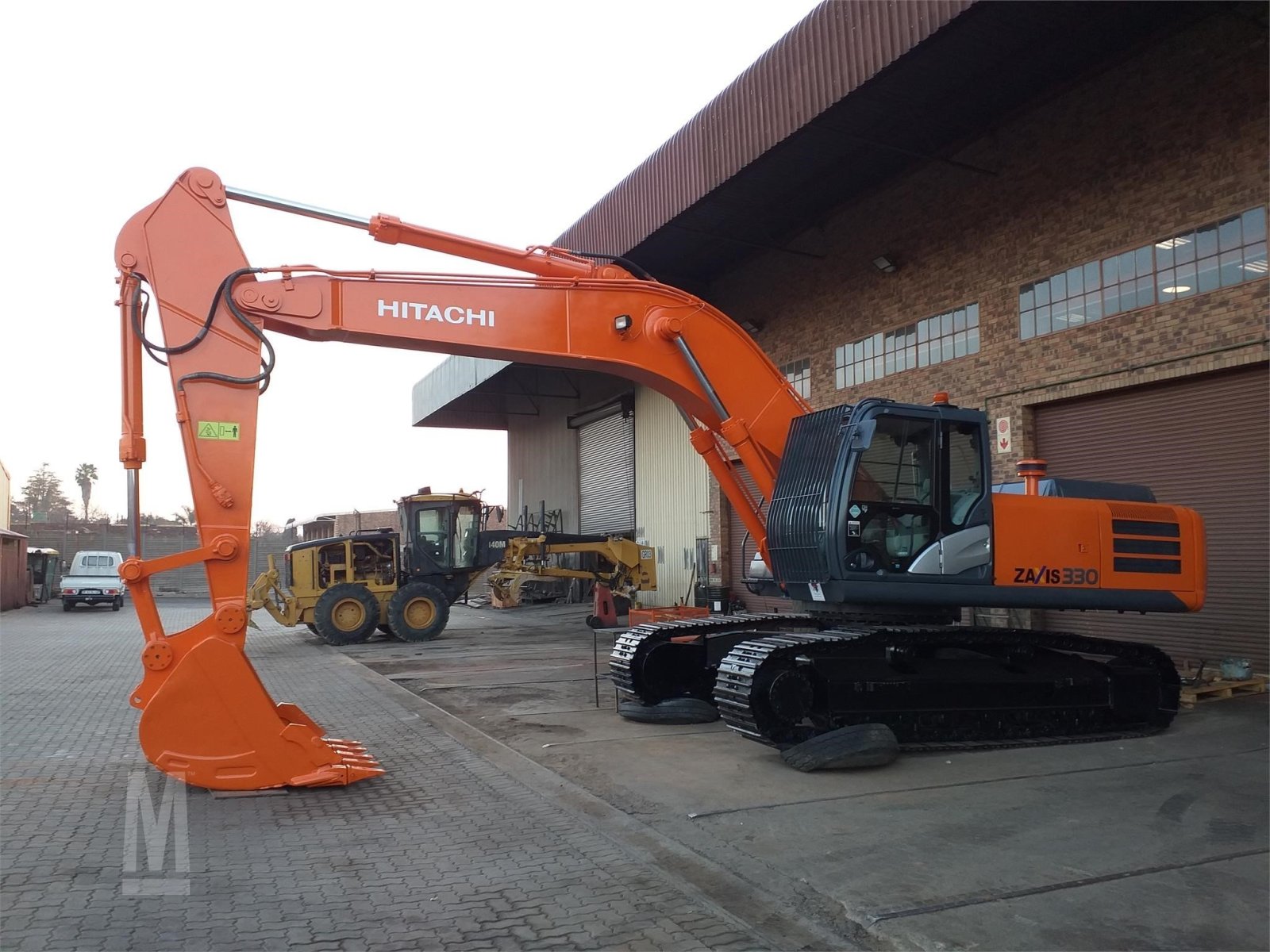 Аренда экскаватора гусеничного Hitachi