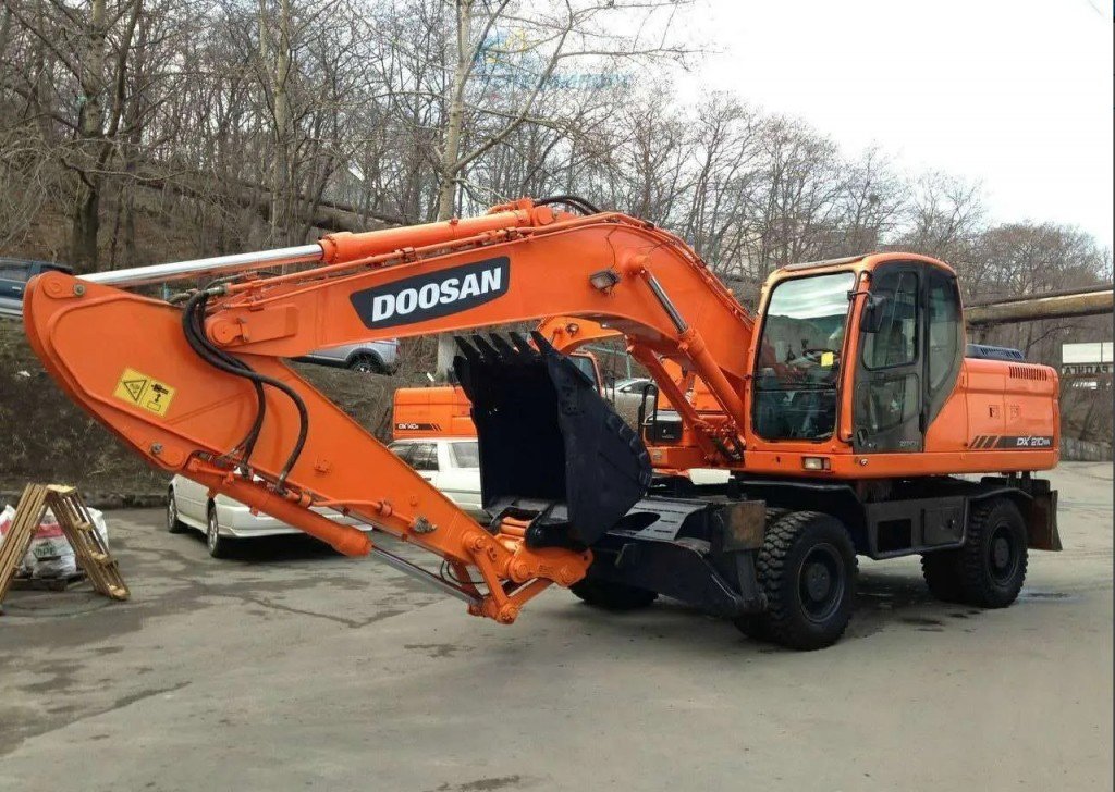 Полноповоротный экскаватор от собственника