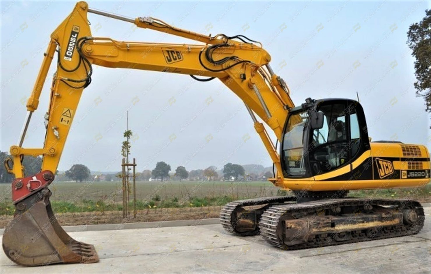 Аренда гусеничного экскаватора JCB JS 220