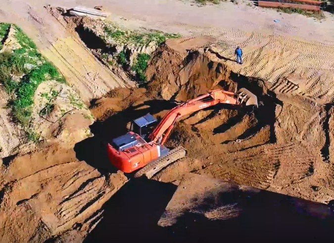 Аренда гусеничного экскаватора Hitachi ZX240LC-3