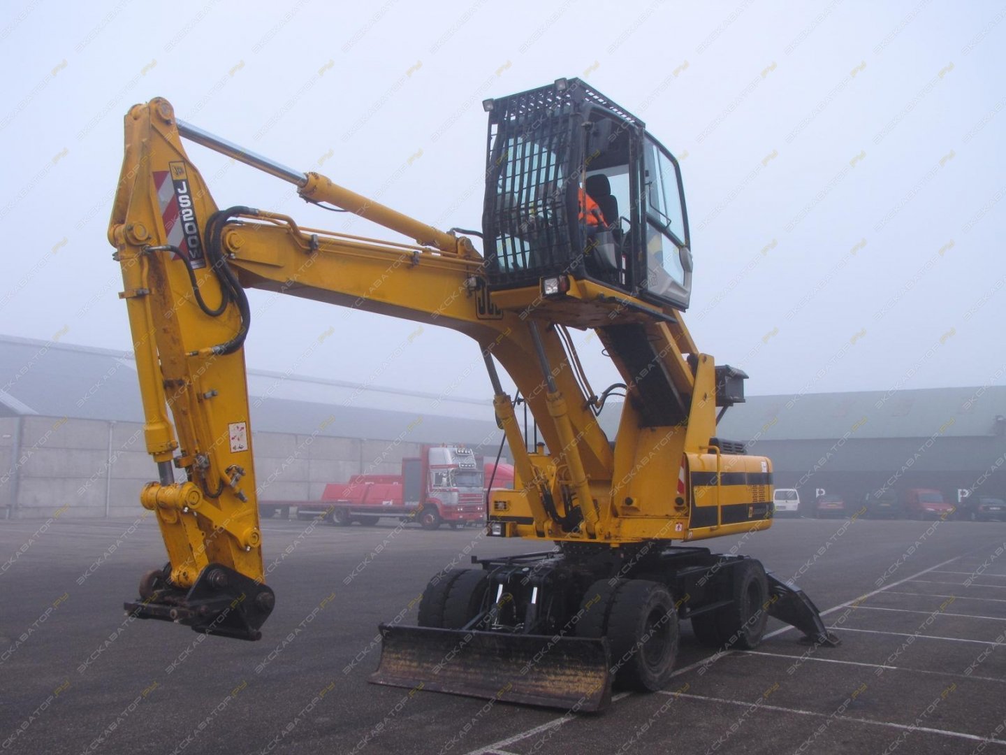 Аренда колесного экскаватора JCB JS 200W