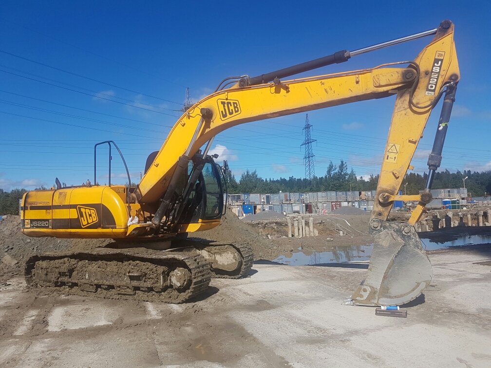 Аренда гусеничного экскаватора JCB 220 Спб