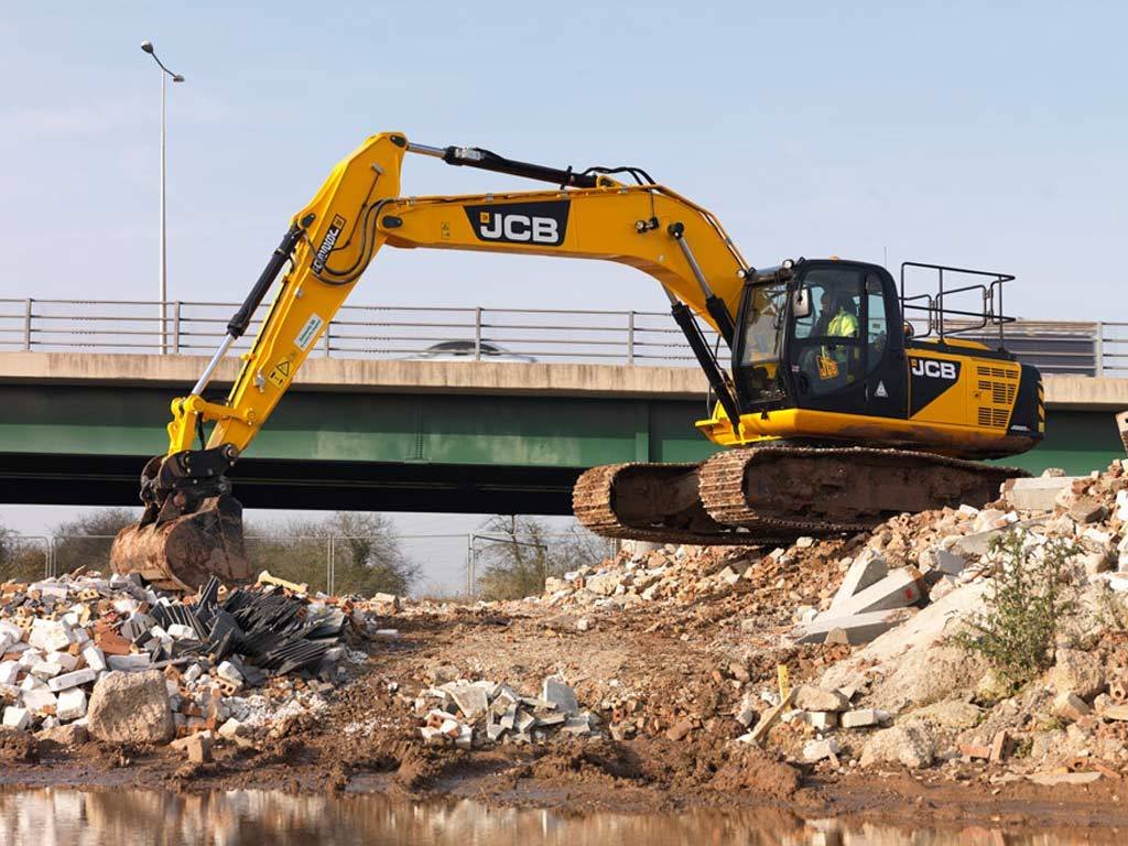 Экскаватор гусеничный JCB 220